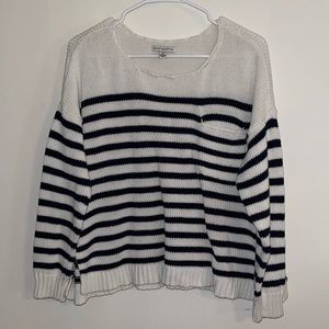 AMERICAN EAGLE SWEATER